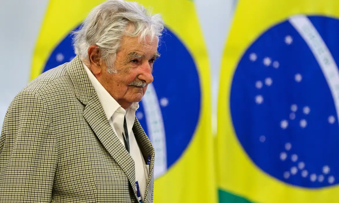 mujica01
