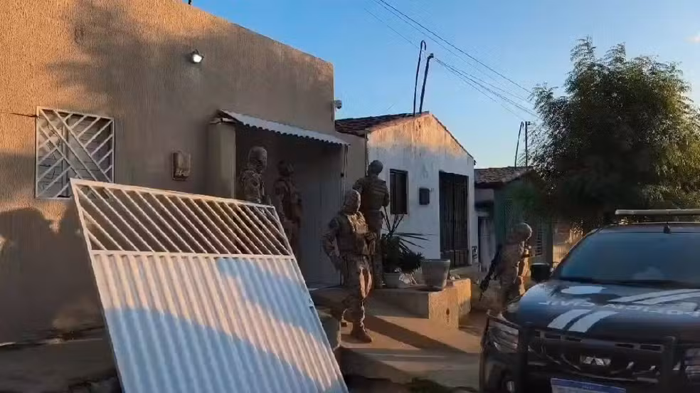policiais