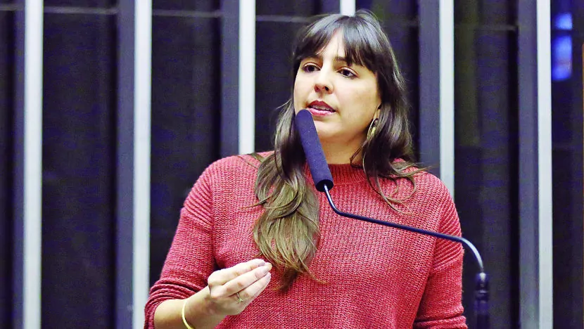 Natalia-Bonavides-830x468.jpg