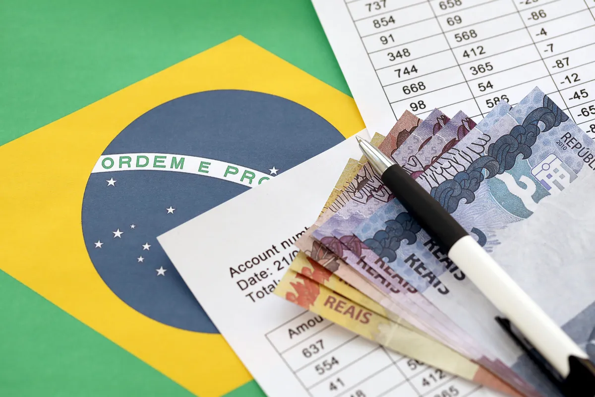 93-Governo-repensa-taxa-das-blusinhas-e-pode-encerra-la.jpg