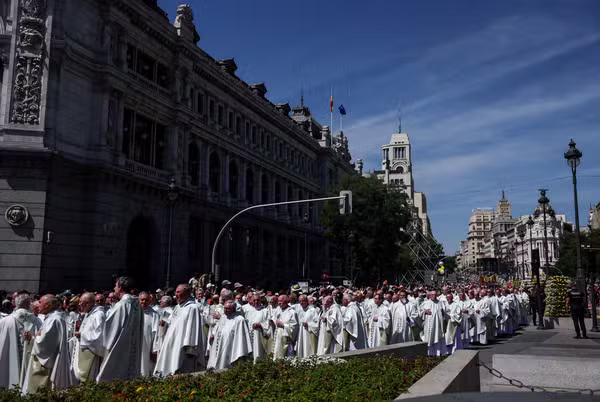 2026-06-07t105522z-1286245808-rc2yola6m4on-rtrmadp-3-pope-spain-mass