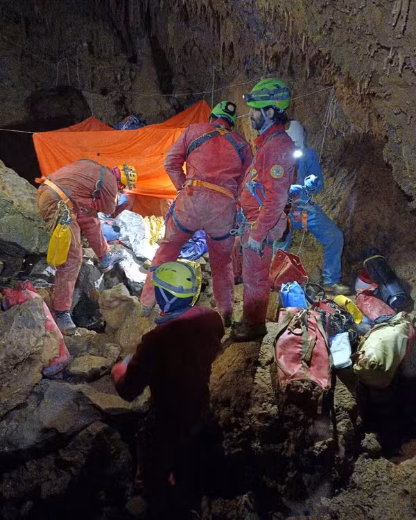 si-e-concluso-alle-ore-5-40-di-questa-mattina-lintervento-del-corpo-nazionale-soccorso-alpino-e