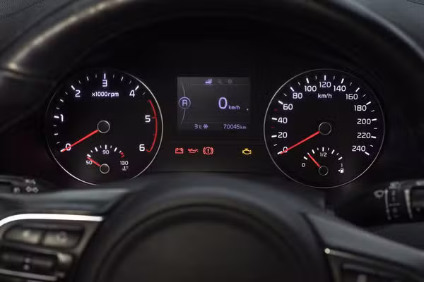 close-up-fuel-level-gauge-vehicle